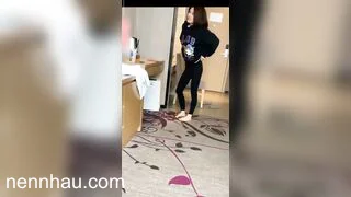 Cực kỳ hot Check Nghịch lồn em SGBB Legging Loli Lồn nhiều lông Gây nứng rên