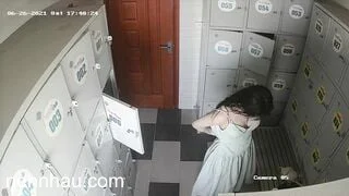 hack cam phòng thay đồ nữ ở bể bơi - phần 1 cực nứng