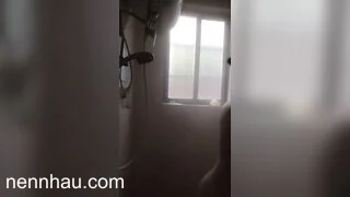 Mới nhất Bé iu đi tắm tự quay gửi cho xem