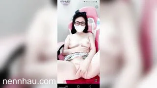 Cực hot E teen Việt vú bự lồn hồng live app khiêu dâm show hàng móc lồn ngon p2