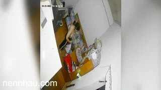 Cực kỳ nóng hack cam quay lén con em họ lớp 10 vú bự