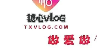 Đến nhà e b thân chơi tranh thủ lúc e tắm vào bắt e bú cu đè e ra đụ bắn lên mông full HD không che