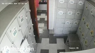 Hot nhất quay lén phòng thay đồ bể bơi toàn mấy em xinh tươi - phần 3