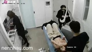 Hack cam quay lén phòng khám e gái xinh nâng ngực cực đẹp p1 cực hot