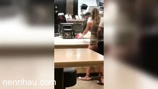 Người yêu đang mua đồ ăn mà bạn trai đụ giữ quán luôn mới nhất hôm nay