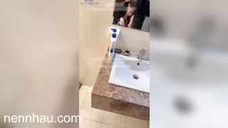 clip sex đụ nhau xuất tinh lên mặt em gái teen siêu hot