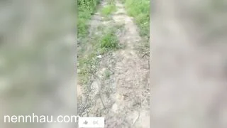 Không thể bỏ lỡ Dụ dỗ em gái Loli mới lớn lên rừng rồi 2 thằng khốn nạn thay phiên nhau chịch em nó