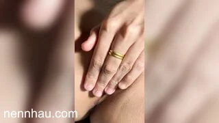 Nóng bỏng lồn e sinh viên đẹp nhưng em vẫn ngại không cho anh nhìn lồn