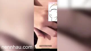 Lộ clip call video với bé phương quỳnh chưa kịp làm gì em đã lôi lồn ra móc