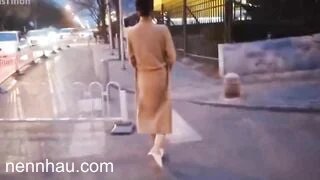 em gái body cực chuẩn quay clip public khỏa thân ngoài đường chất lượng cao