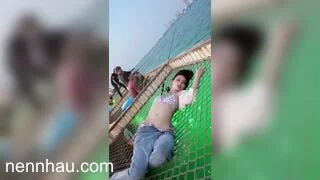 nữ cần thủ đi câu lột đồ khoe thân giữa biển siêu hot