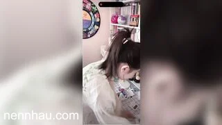 E teen mình dây TQ livetream lộ hàng cặp vú bé nhỏ mà k hề biết không thể bỏ lỡ