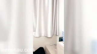 Cực phẩm em học sinh đi học về quay clip khoe thân gửi cho bạn cùng lớp