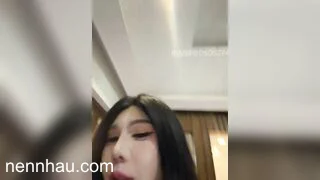 Em teen TQ cực xinh dâm đãng đi du lịch mà vẫn k quên nghề show lồn cho ae xem p13 full HD không che
