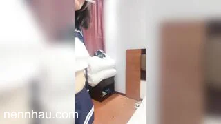 em học sinh lớp 12 bị bố dượng địt mẹ quay clip cực phẩm