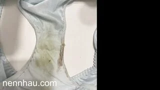 quay lén con riêng của vợ vừa đi học về đã thủ dâm trong phòng cực đỉnh