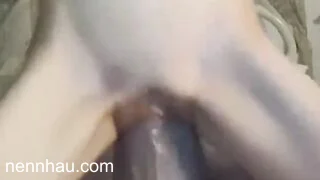 Cực kỳ nóng 1 con cặt khủng như bắp đùi mà em gái kia đút vào lồn được 😱 rồi ai sẽ lắp đầy