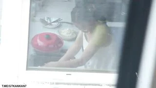 quay lén em hàng xóm ko mặc áo ngực rửa bát không thể bỏ lỡ