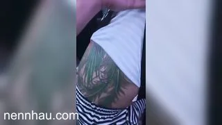 Quay lén mấy em nhân viên quán hát vú to xăm trổ không thể bỏ lỡ
