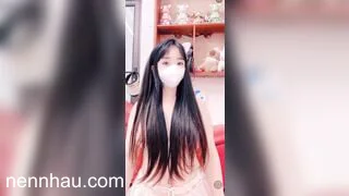 Gái dâm khoe vú to khoe hàng trên live cực hot