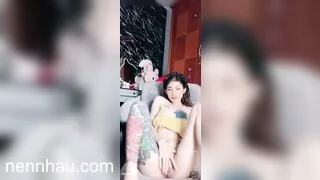 Nóng bỏng Phòng livecam show hàng của idol tiktok Huỳnh Bảo Trân vú bự nằm xoa hột le dâm p2
