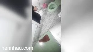 Siêu ngon Canh dữ lắm mới được quay lén được nhìn thân thể chị dâm tắm mà tự sục cặc