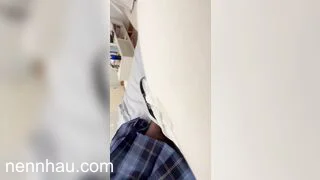 Cực kỳ hot Dẫn em học sinh non tơ vào khách sạn tìm hiểu chuyện người lớn