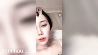 Cực phẩm hot tiktoker video call khỏa thân cùng fan