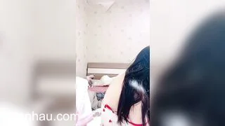 Phòng live của 2 em teen mới lớn cực xinh siêu dâm tập tành livetream show hàng ngon2 cực ngon
