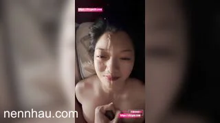 Dù mới cưới chồng mà dâm nữ xinh đẹp vẫn lén lút hẹn hò với tình nhân địt bắn lên mặt cực nứng