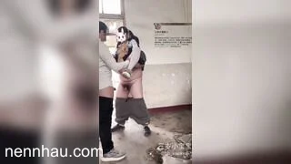 Lộ clip Em học sinh loli ngây thơ đi vào nhà hoang bị tên biến thái bắt cóc địt bắn ngập lồn