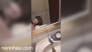 Full HD Đưa em vào WC để địt
