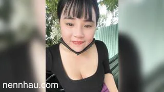 Cần thủ khoe hàng vú to lồn ngon ngoài hồ cực kỳ chất lượng