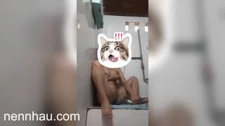 Em gái 16 tuổi vú bự ở nhà nứng lồn vào nhà vệ sinh thủ dâm với vòi sịt sướng tê lồn nóng bỏng