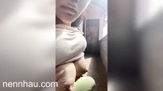 Vắt sữa tươi từ cặp vú bò to nhiều sữa của dâm nữ đỉnh của đỉnh