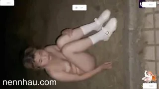 Siêu hot Lũ bạn mất dạy bắt ép em học sinh cởi đồ rồi quay clip lại