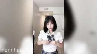 Xem ngay em sinh viên nhảy khỏa thân khoe cặp vú tròn xoe
