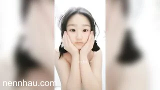 Xem ngay E XINH NGON KHÔNG A