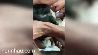 Cực căng 1 em học sinh chấp đụ với 3 bạn nam. siêu phẩm