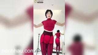 em singer mom khỏa thân nhảy khiêu dâm kiếm tiền nuôi con siêu hot