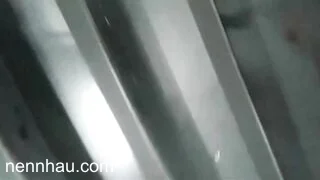Siêu hot Em 2k9 mới lớn bị dụ show trong wc khi đi học tiếng anh