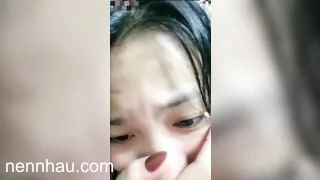 Siêu nứng Clip Hot Chén em gái xinh khi đang livestream trong phòng