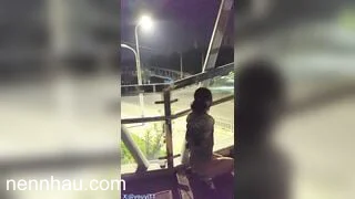 Không thể bỏ lỡ bắt con bạn thân trần chuồng đi ra ngoài đường xem mà sợ dùm