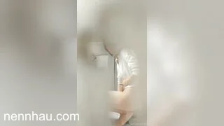 Cực kỳ hot seri quay trộm gái xinh tắm xuýt bị bắt toàn mấy em ngon đòn - phần 23