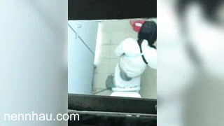 quay lén mấy em gái xinh đi đái em nào đít cũng tròn - phần 8 xem ngay