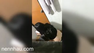 Đỉnh cao quay lén mấy em gái xinh đi đái em nào đít cũng tròn - phần 10