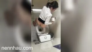 quay lén mấy em gái xinh đi đái em nào đít cũng tròn - phần 11 không thể bỏ lỡ