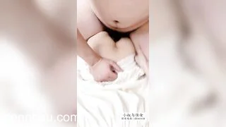 Lộ clip Anh ơi, của anh to thế này, cắm cứng ngắc vào lỗ đít em, em chết mất...