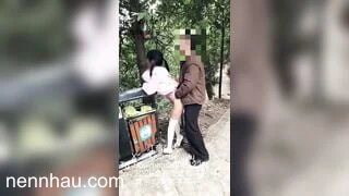 Hot nhất Em loli dâm nứng lồn ra công viên lột đồ chổng mông cho người lạ đụ public