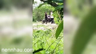Đứng quay lén Vk đi lẻ với trai mà nứng cặc hơn đụ Vk mới nhất hôm nay